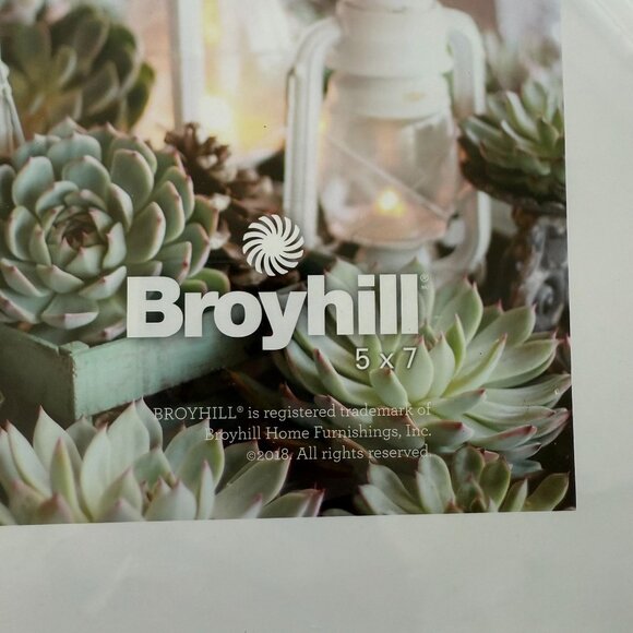 Broyhill 5x7 White Wooden Picture Frame Easel Back & Wall Mount Option - Picture 2 of 5